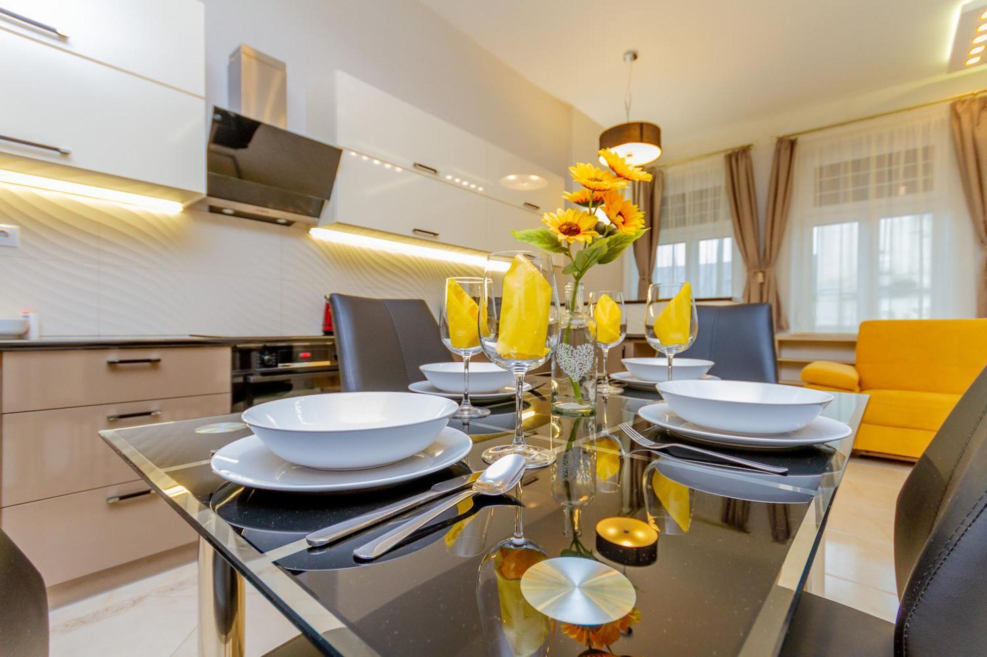 Luxury With Balcony And Sauna Apartamento Budapest